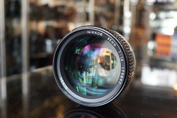 Nikon Nikkor 85mm F/1.4 AI-S lens