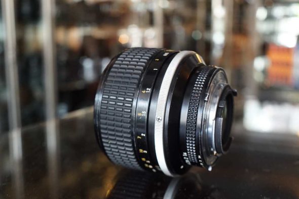 Nikon Nikkor 85mm F/1.4 AI-S lens