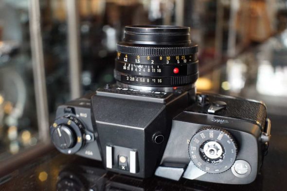 Leicaflex SL2 + Summicron-R 50mm F/2 3-cam lens + hood