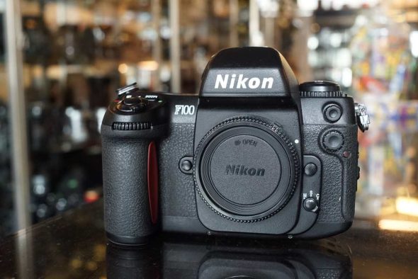 Nikon F100 professional autofocus SLR, boxed