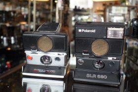 Polaroid SLR680 and SX70 Sonar lot of 2, Outlet