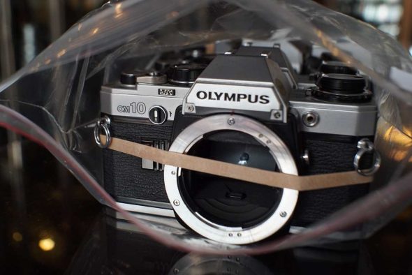 Lot of 5 Olympus OM-10 and OM-20 cameras in need for repair, OUTLET