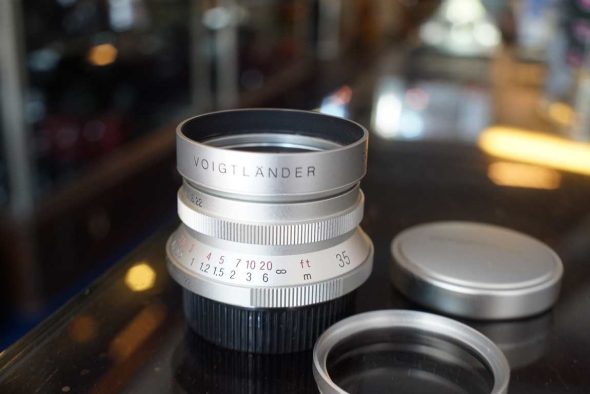 Voigtlander 35mm F/2.5 MC LTM lens in chrome