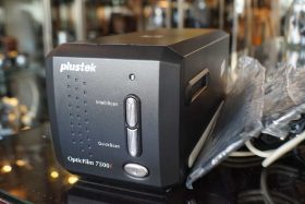 Plustek Optikfilm 7500i 35mm film scanner with iSRD