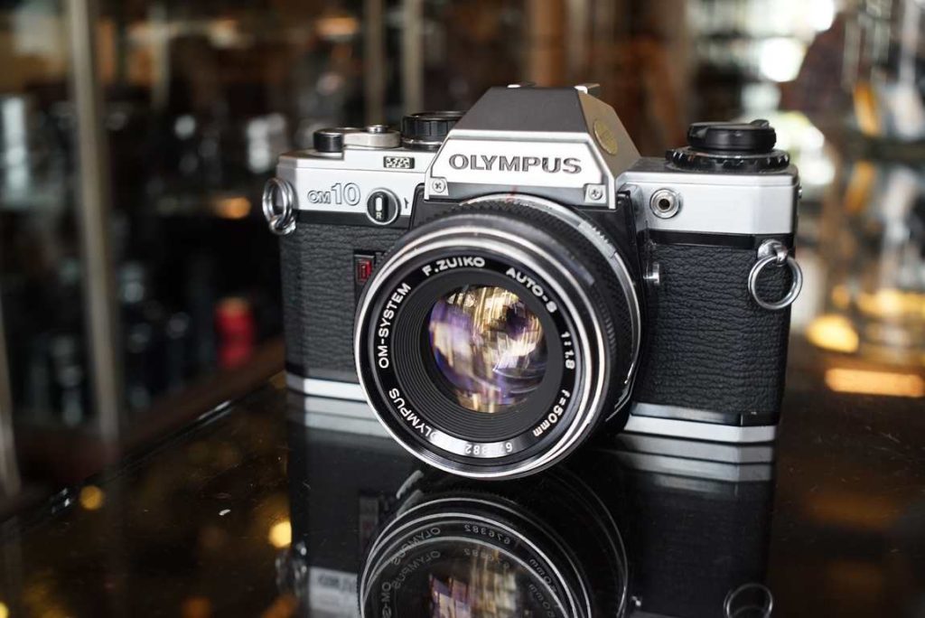 Olympus OM10 kit with OM 35-70mm F/4 zoom lens kit, boxed