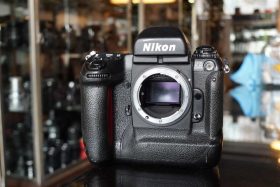 Nikon F5 body, OUTLET