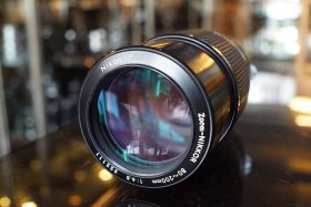Nikon Zoom-Nikkor 80-200mm F/4.5 pre-AI