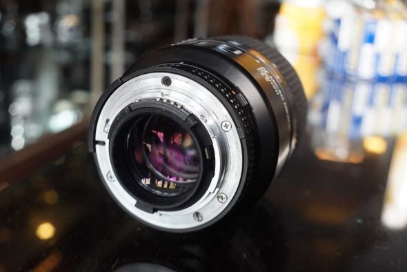 Nikon AF Micro Nikkor 105mm F/2.8 lens, OUTLET