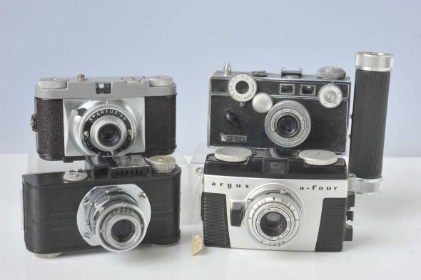 Lot of 4 American cameras, 3 Argus and 1 Spartus 35