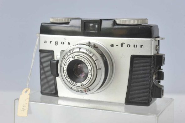 Lot of 4 American cameras, 3 Argus and 1 Spartus 35