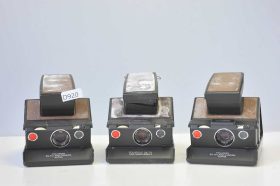 Lot of 3x Polaroid SX-70 instant cameras, for collectors