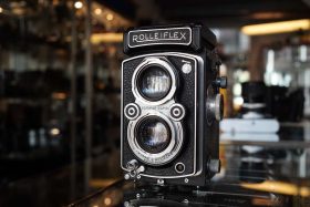 Rolleiflex TLR camera w/Carl Zeiss Tessar 3.5 / 75mm, OUTLET