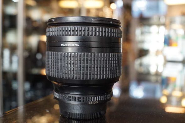 Nikon AF Nikkor 24-120mm F/3.5-5.6 autofocus zoomlens