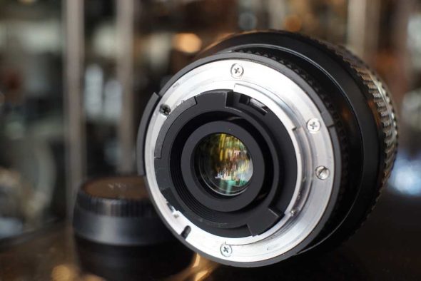 Nikon AF Nikkor 24-120mm F/3.5-5.6 autofocus zoomlens