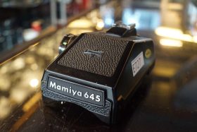 Mamiya 645 metered prism finder