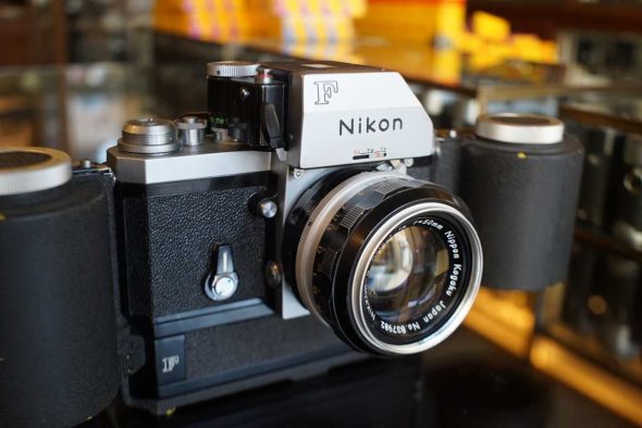 Nikon F + 250 film back + Nikkor-S 1:1.4 / 50mm