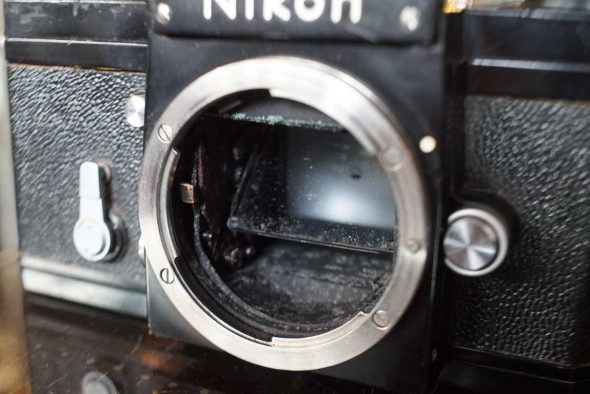 Nikon F black + Plain Prism finder, jammed, OUTLET