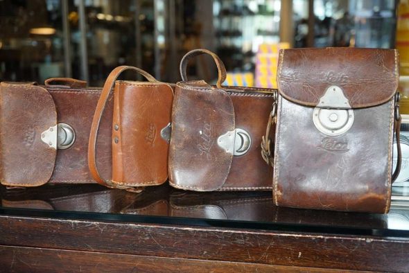 Lot of 4x early Leica camera cases. ETRIN