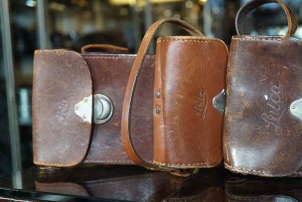 Lot of 4x early Leica camera cases. ETRIN