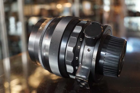 KMZ Helios-40-2 85mm f/1.5 black M42 mount lens