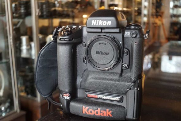 Nikon F5 Kodak DCS720x, collectible kit