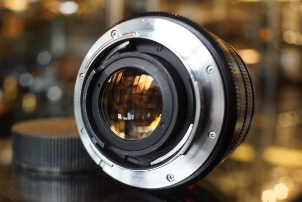 Leica Leitz Summicron-R 50mm f/2 3-cam built-in hood