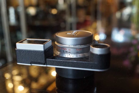 Leica Summicron 35mm F/2 chrome 8-elements with goggles for M3