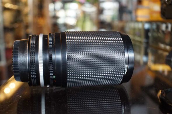 Nikon Zoom-Nikkor 35-200mm F/3.5-4.5 AI-S lens