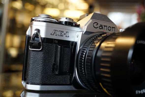 Canon AE-1 + nFD 35-70mm f/3.5-4.5 kit