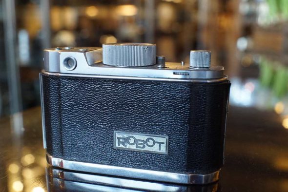 Robot + Schneider Xenon 40mm F/1.9 lens