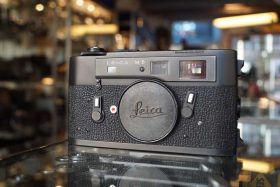 Leica M5 black chrome, with CLA