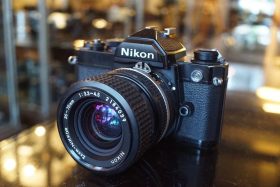 Nikon FM black + Nikkor 35-70mm F/3.5-4.5 zoomlens