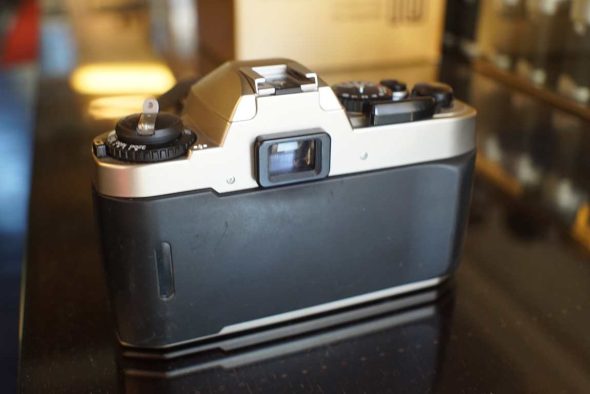 Nikon FE-10 camera + 35-70mm F/3.5-4.8 zoomlens