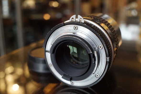 Nikon Nikkor 135mm f/2.8 AI lens