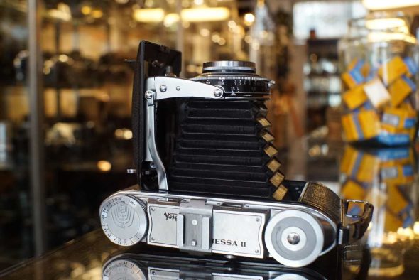 Voigtlander Bessa II camera with 105mm F/3.5 lens
