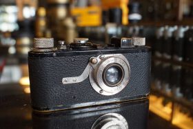 Leica I model A in black with Nickel f=50mm 1:3,5 lens