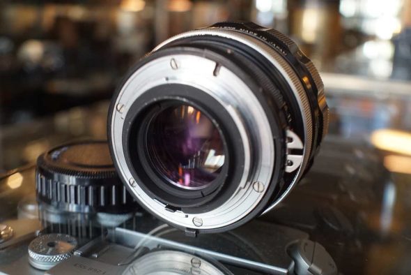 Nikon Nikkor-H 85mm F/1.8 Auto AI lens, worn but perfect