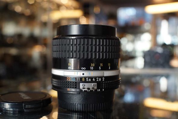 Nikon Nikkor 85mm F/2 AI-S lens