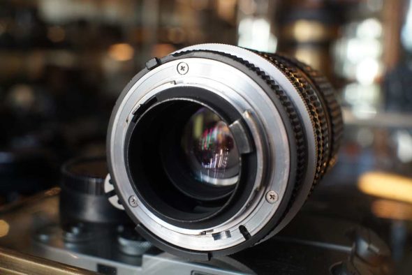 Nikon Zoom-Nikkor 28-85mm F/3.5-4.5 AI-S zoomlens