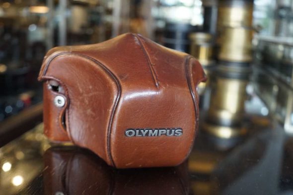 Olympus OM camera case. brown leather