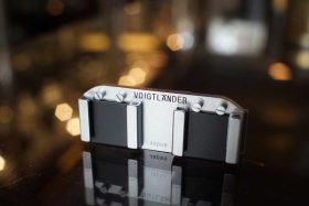 Voigtlander Double Cold Shoe adapter for Leica rangefinders, type B