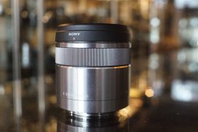 Sony SEL 30mm F/3.5 macro lens silver for NEX / E-mount