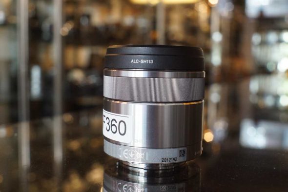 Sony SEL 30mm F/3.5 macro lens silver for NEX / E-mount