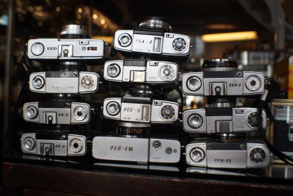 Big lot of 11x different Olympus Pen cameras, full collectors selection