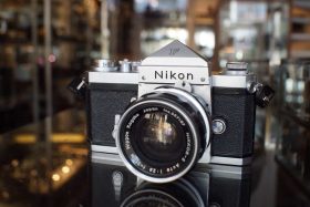 Nikon F with Plain Prism Finder chrome + Nikkor-s 35mm F/2.8 lens, early kit