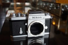 Nikon F chrome with early Nippon Kogaku WLF