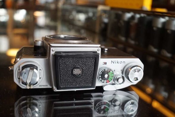 Nikon F chrome with early Nippon Kogaku WLF