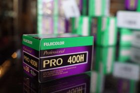FujiFilm Pro400H color negative film / 135-36 (2019)