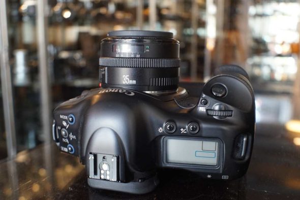 Canon EOS-1V HS + Canon EF 35mm f/2