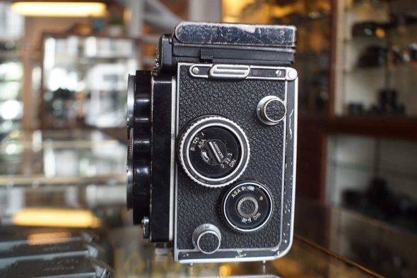 Rolleiflex 3.5F w/ Planar 75mm f/3.5, WORN